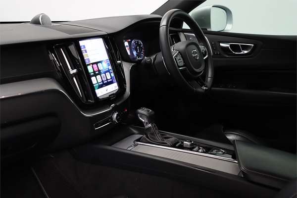2018 Volvo XC60 T6 R-Design UZ