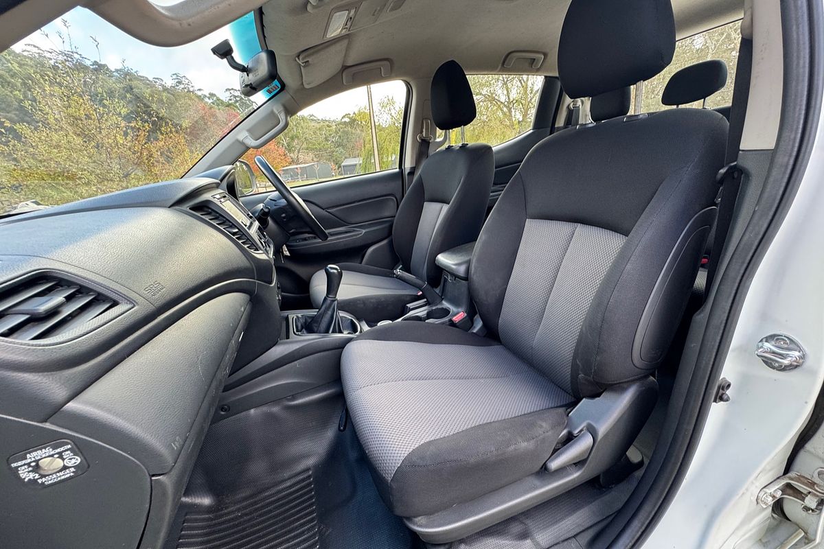 2020 Mitsubishi Triton GLX MR 4X4