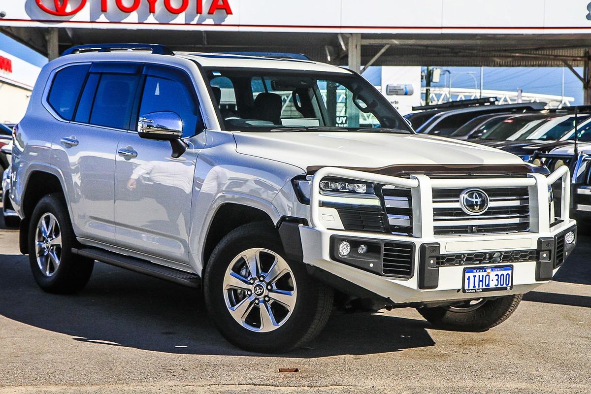 2024 Toyota Landcruiser Sahara FJA300R