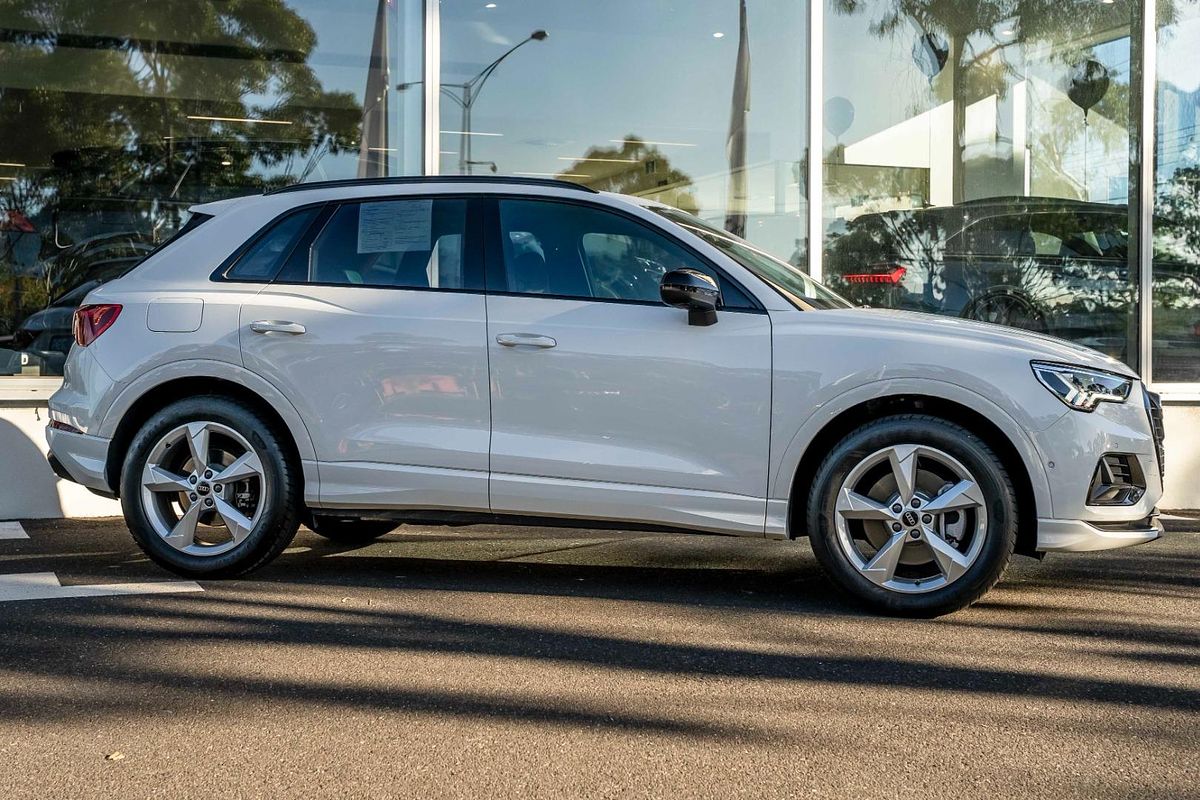 2023 Audi Q3 40 TFSI F3