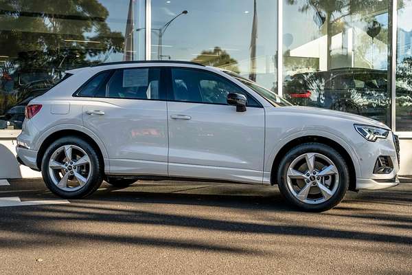 2023 Audi Q3 40 TFSI F3