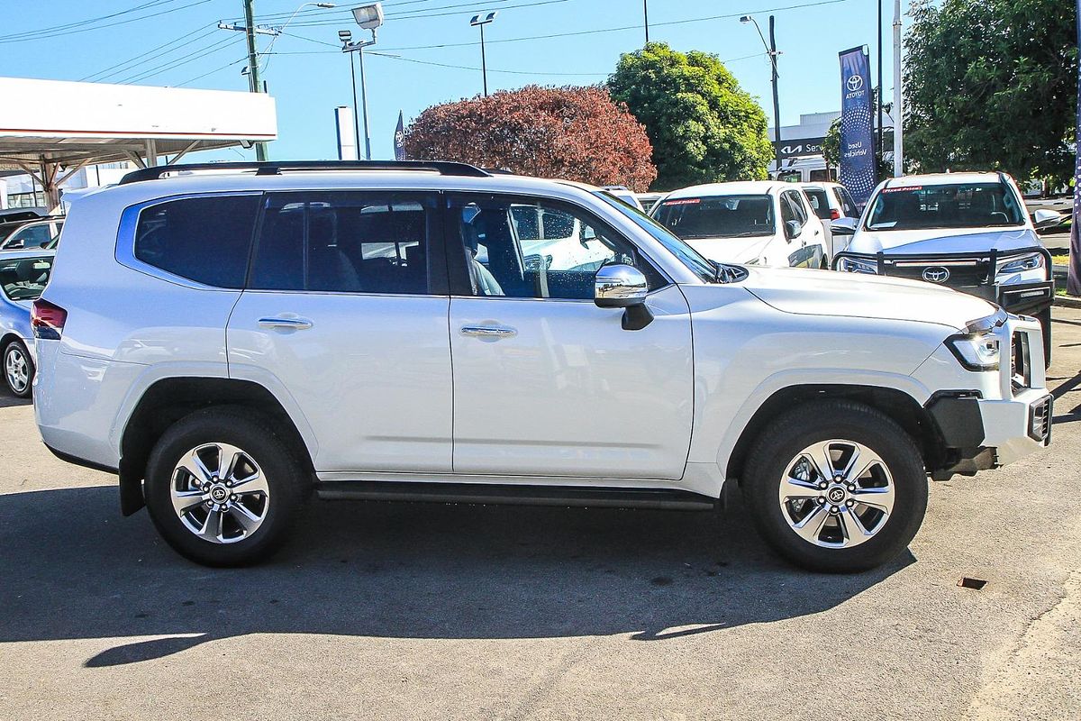 2024 Toyota Landcruiser Sahara FJA300R
