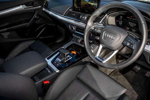 2024 Audi Q5 40 TDI S line FY