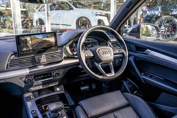 2024 Audi Q5 40 TDI S line FY