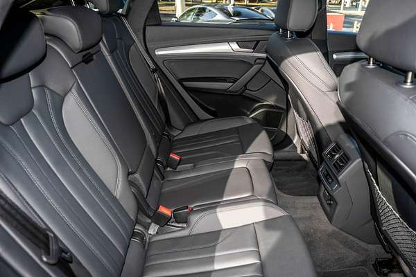 2024 Audi Q5 40 TDI S line FY