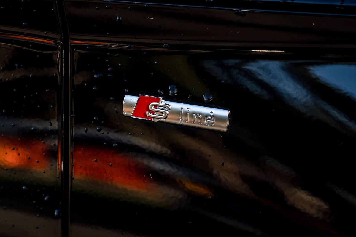 2024 Audi Q5 40 TDI S line FY