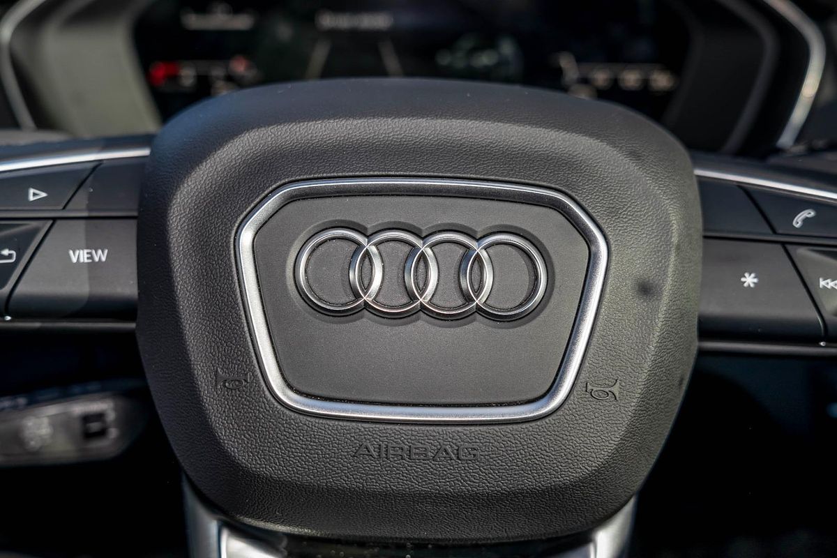 2024 Audi Q5 40 TDI S line FY
