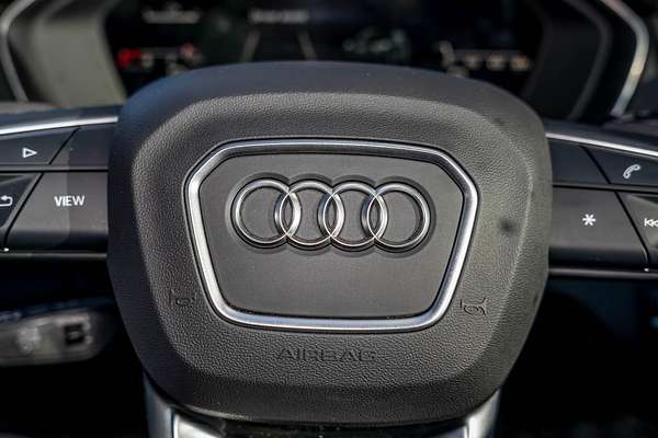 2024 Audi Q5 40 TDI S line FY
