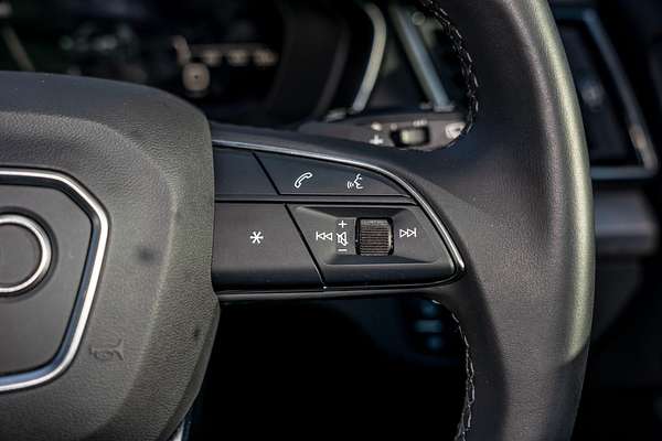 2024 Audi Q5 40 TDI S line FY