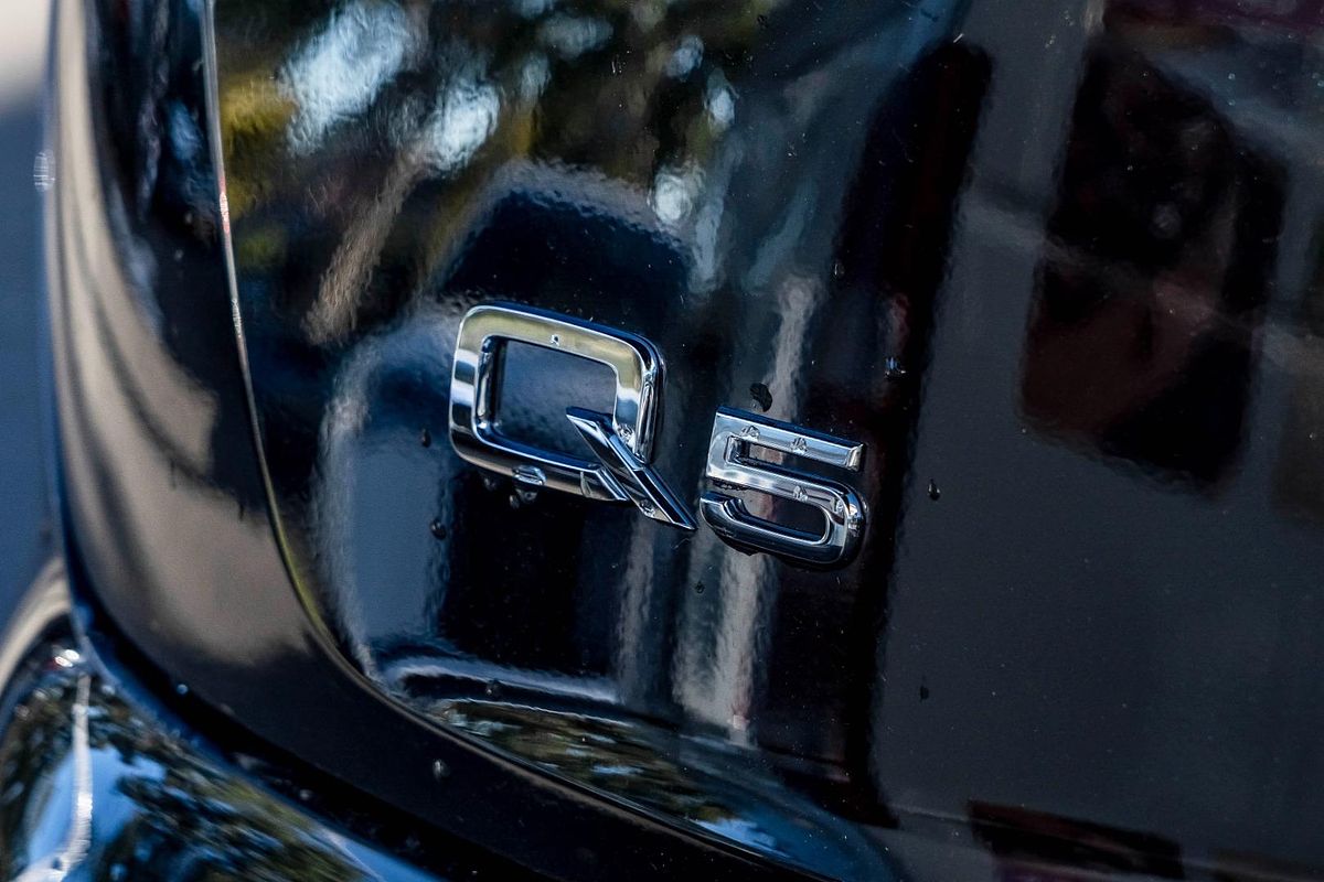 2024 Audi Q5 40 TDI S line FY