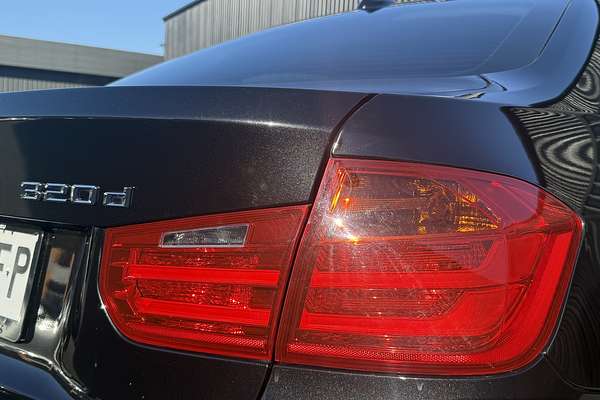 2013 BMW 320d Sport Line F30 MY14
