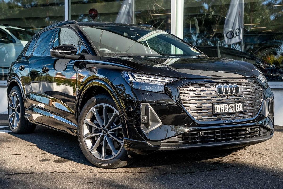 2024 Audi Q4 e-tron 55 F4