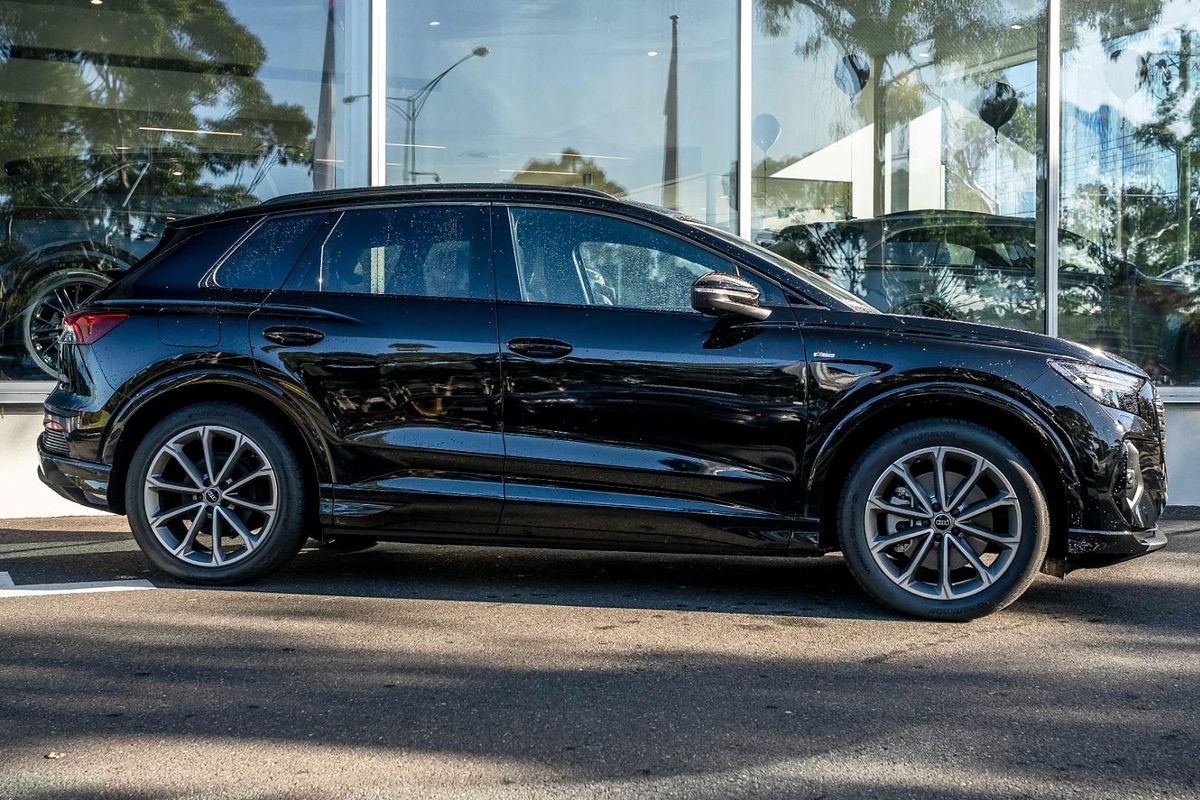 2024 Audi Q4 e-tron 55 F4
