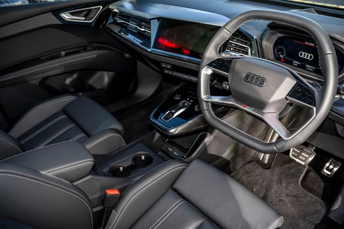 2024 Audi Q4 e-tron 55 F4