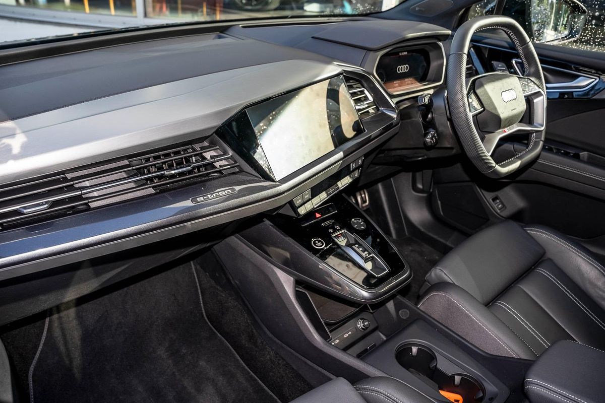 2024 Audi Q4 e-tron 55 F4