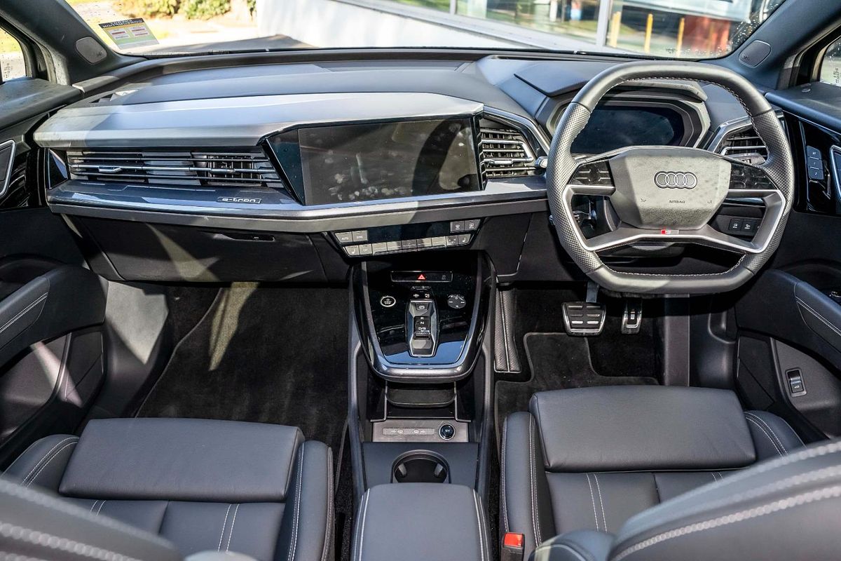 2024 Audi Q4 e-tron 55 F4