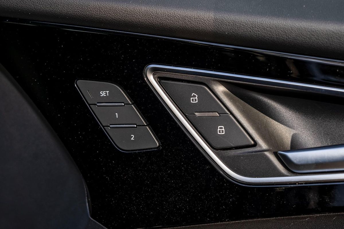 2024 Audi Q4 e-tron 55 F4