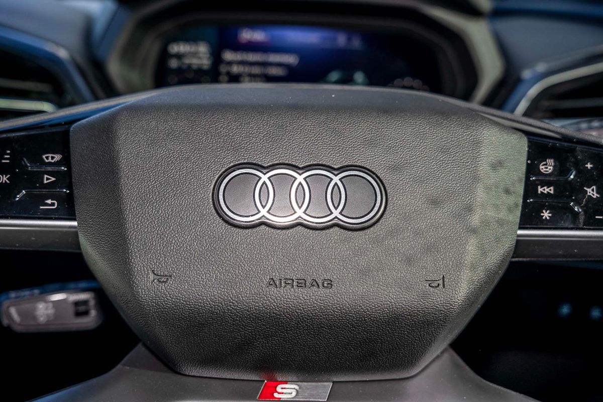 2024 Audi Q4 e-tron 55 F4
