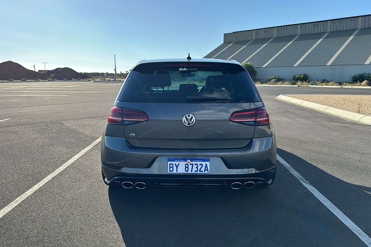 2017 Volkswagen Golf R 7.5