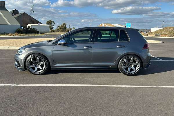 2017 Volkswagen Golf R 7.5
