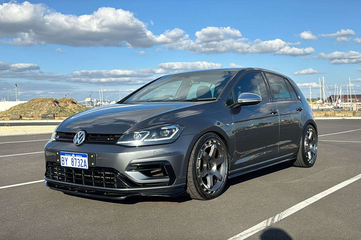 2017 Volkswagen Golf R 7.5
