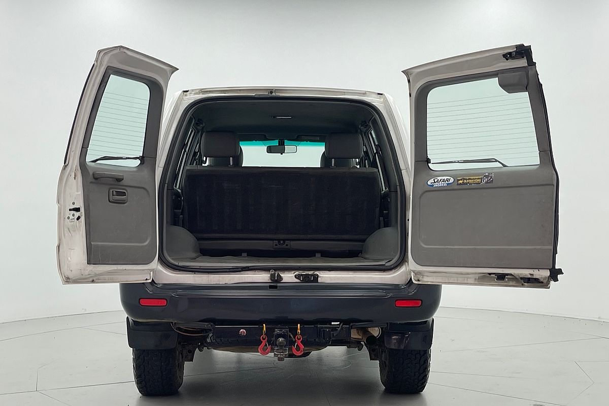 2002 Toyota Landcruiser Standard HZJ105R