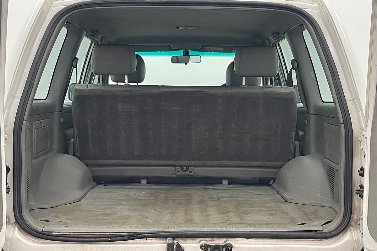 2002 Toyota Landcruiser Standard HZJ105R