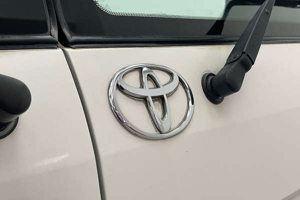 2002 Toyota Landcruiser Standard HZJ105R