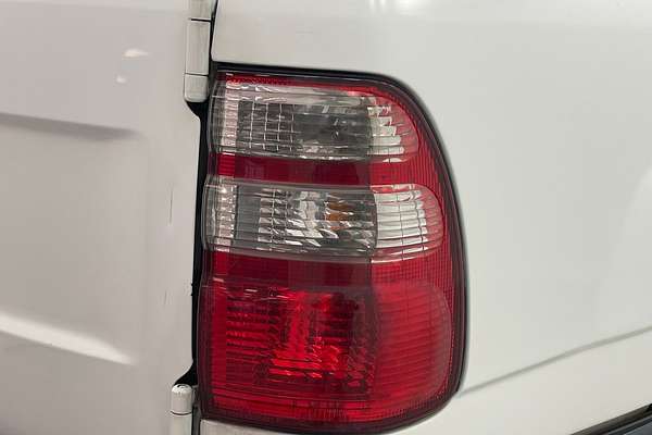 2002 Toyota Landcruiser Standard HZJ105R