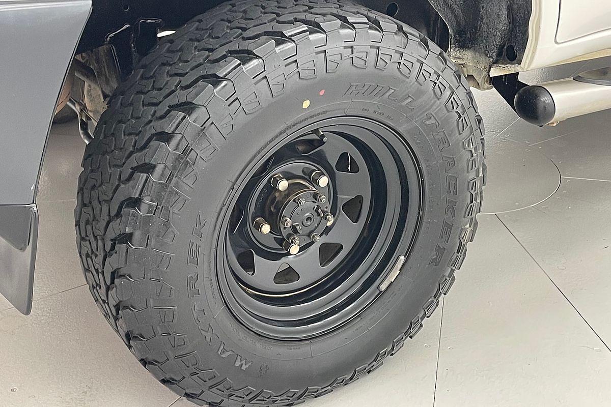 2002 Toyota Landcruiser Standard HZJ105R