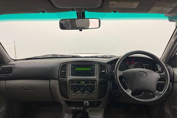 2002 Toyota Landcruiser Standard HZJ105R