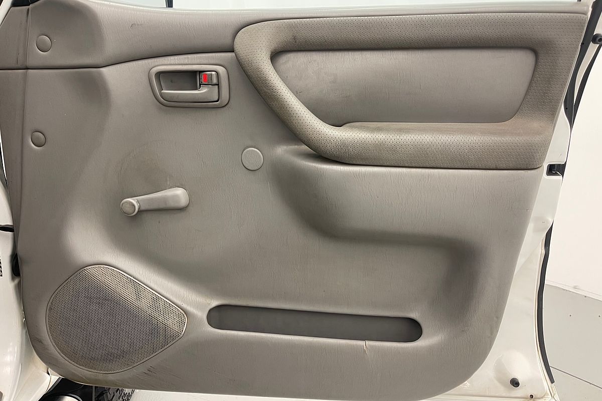 2002 Toyota Landcruiser Standard HZJ105R