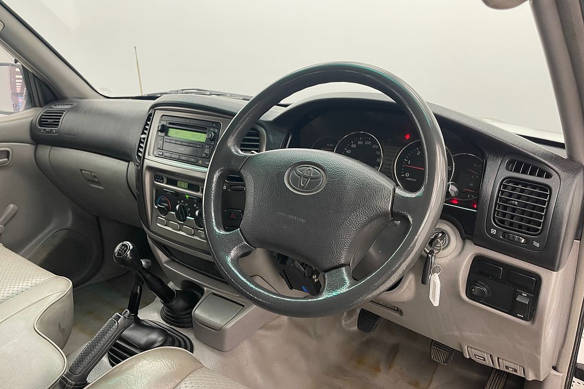 2002 Toyota Landcruiser Standard HZJ105R