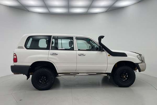 2002 Toyota Landcruiser Standard HZJ105R