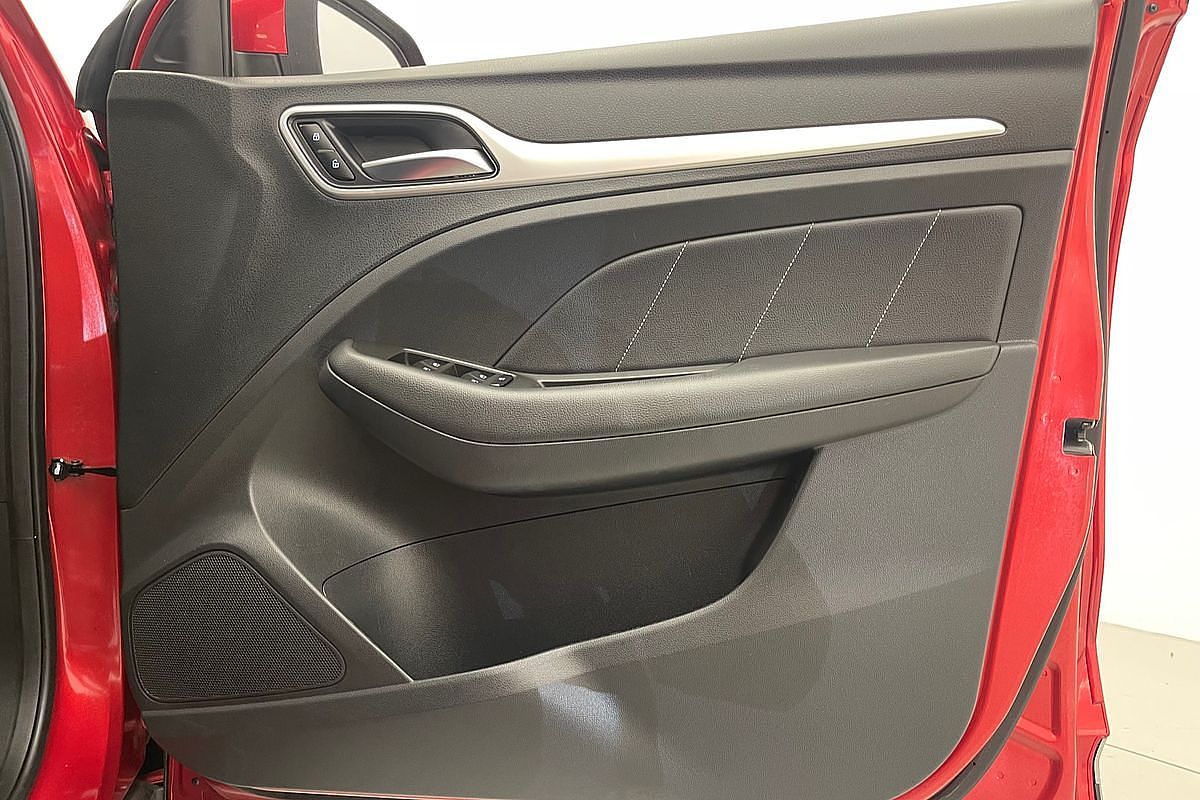 2020 MG ZS Essence AZS1