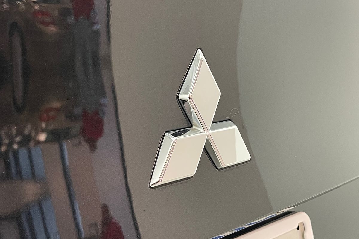 2022 Mitsubishi Outlander PHEV Exceed Tourer ZM