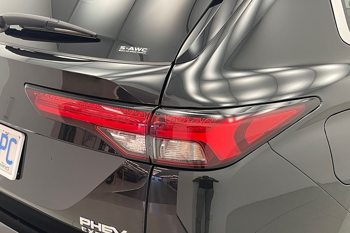 2022 Mitsubishi Outlander PHEV Exceed Tourer ZM
