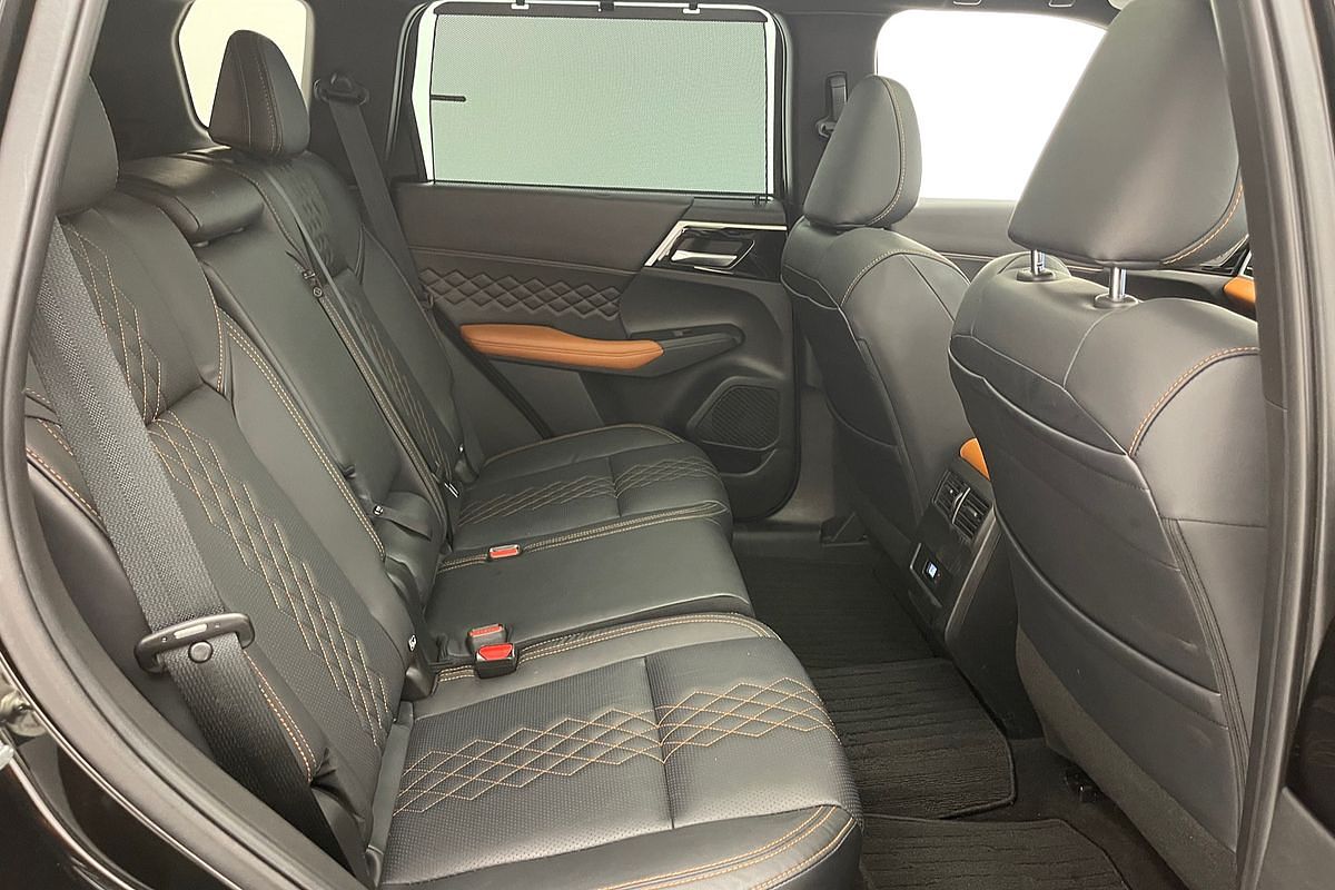 2022 Mitsubishi Outlander PHEV Exceed Tourer ZM