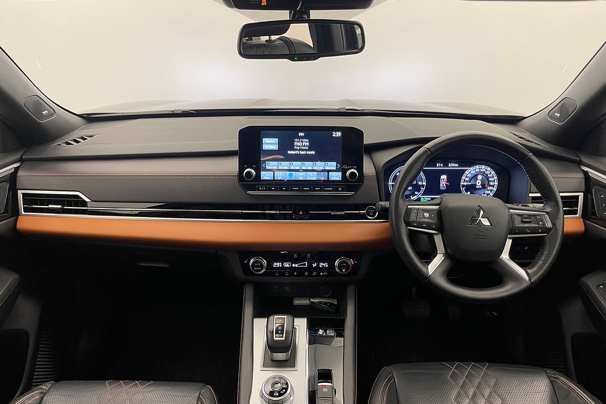 2022 Mitsubishi Outlander PHEV Exceed Tourer ZM