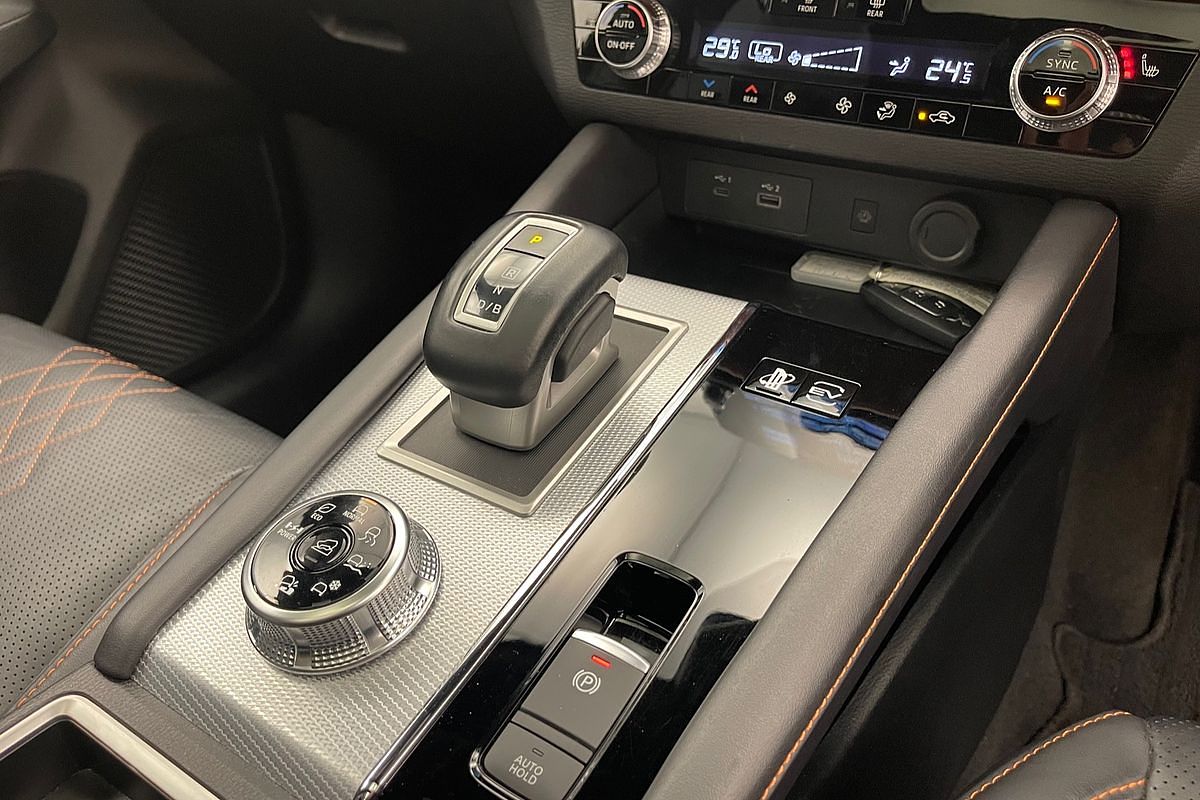 2022 Mitsubishi Outlander PHEV Exceed Tourer ZM