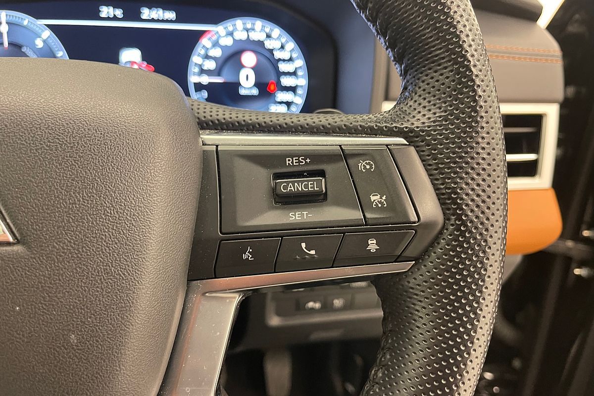 2022 Mitsubishi Outlander PHEV Exceed Tourer ZM