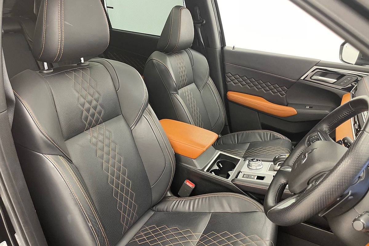 2022 Mitsubishi Outlander PHEV Exceed Tourer ZM