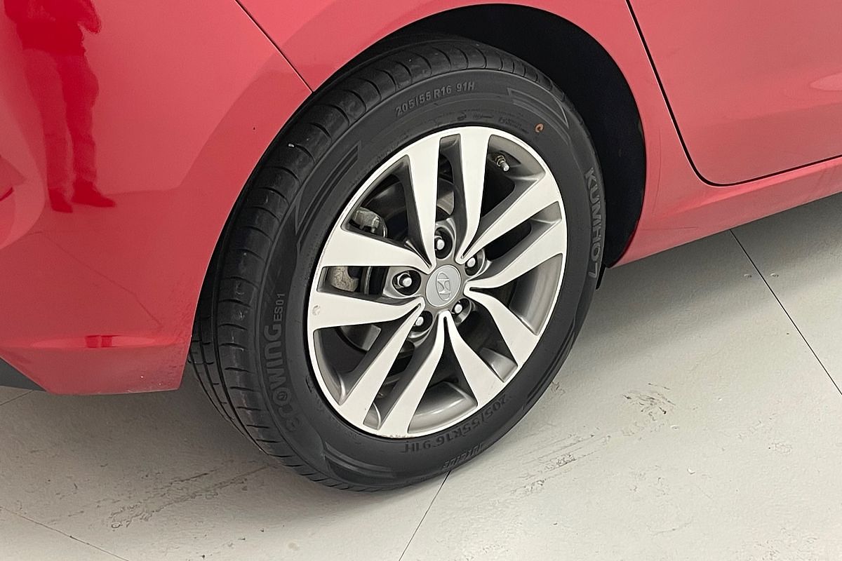 2018 HYUNDAI i30 SR PREMIUM 7 SP AUTO DUAL CLUTCH 4D HATCHBACK T4 