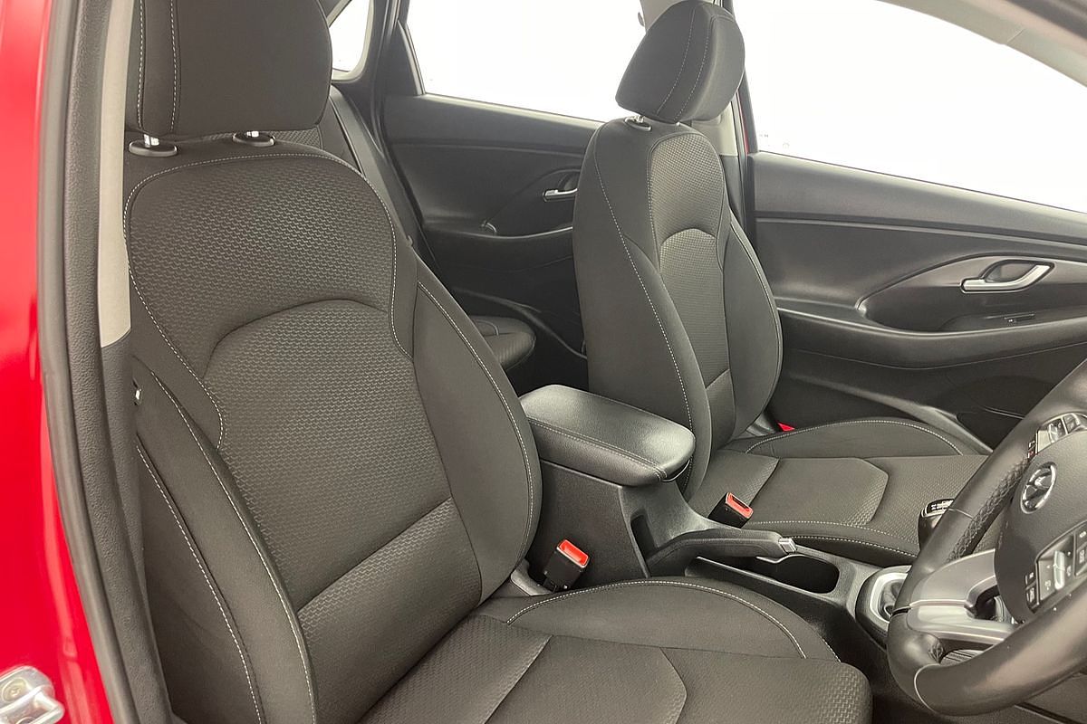 2018 HYUNDAI i30 SR PREMIUM 7 SP AUTO DUAL CLUTCH 4D HATCHBACK T4 