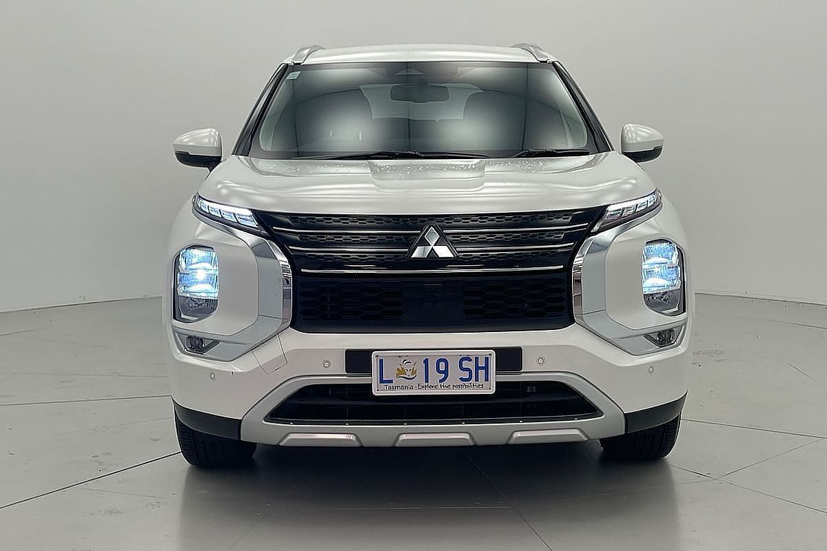2024 Mitsubishi Outlander LS ZM