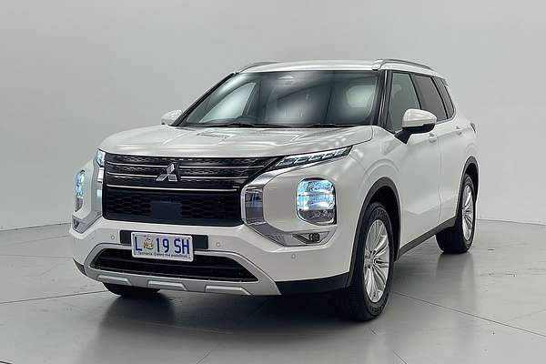 2024 Mitsubishi Outlander LS ZM