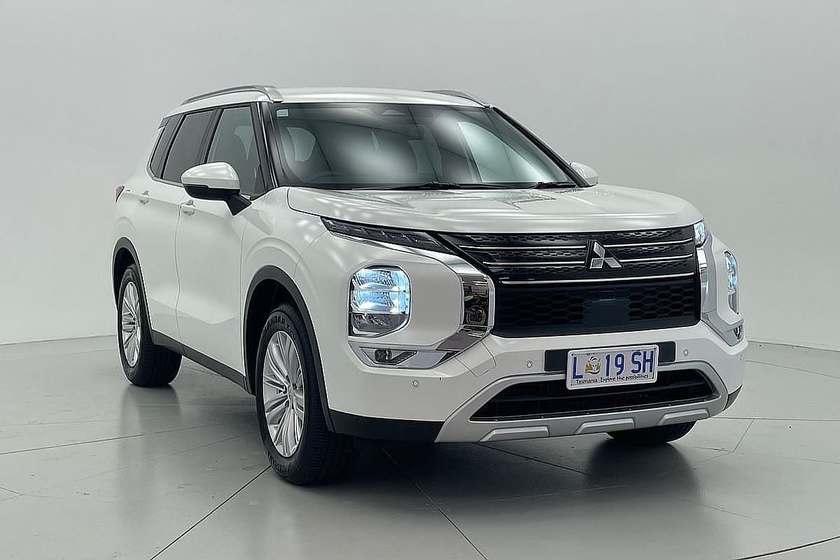 2024 Mitsubishi Outlander LS ZM