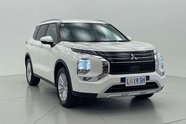 2024 Mitsubishi Outlander LS ZM