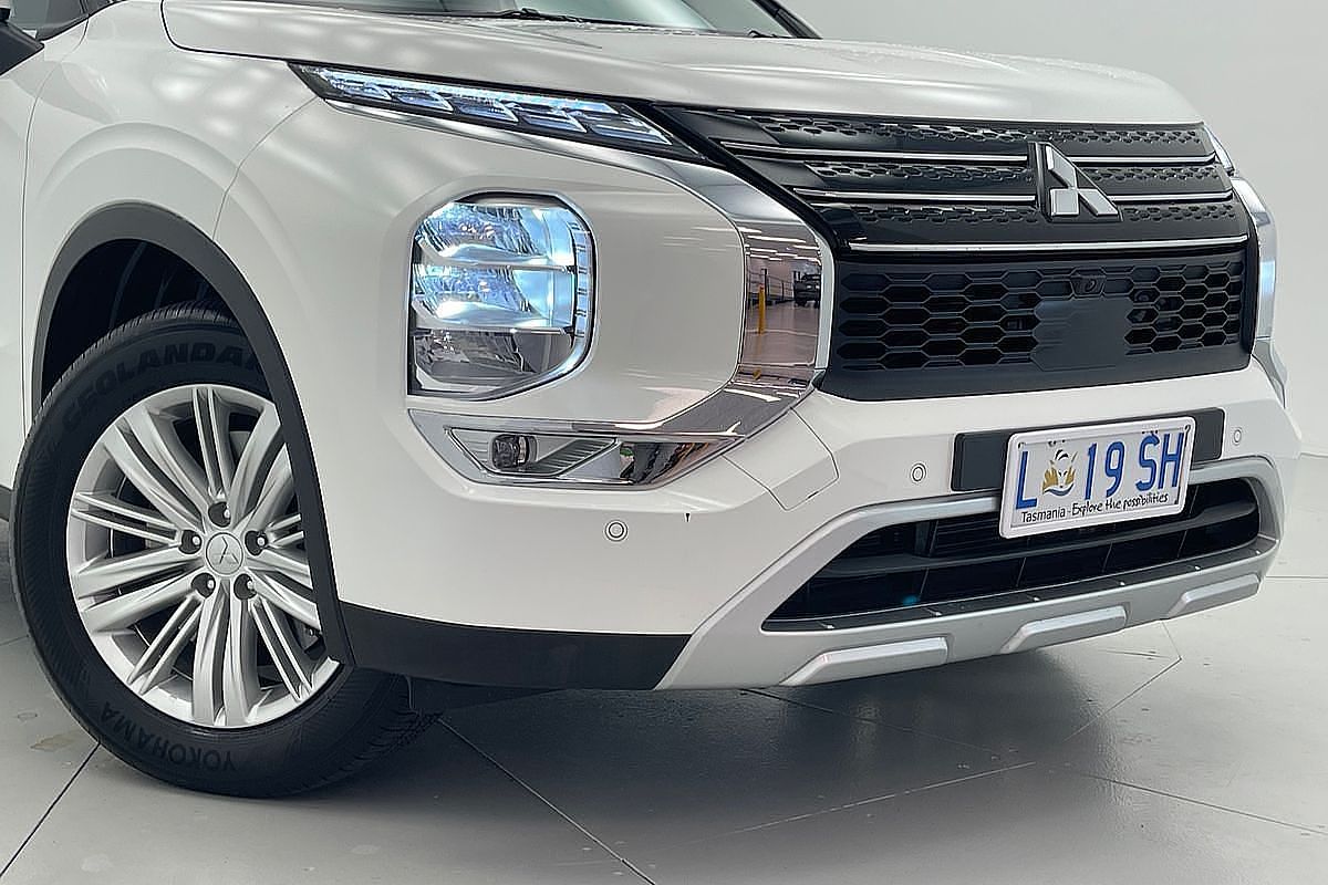 2024 Mitsubishi Outlander LS ZM