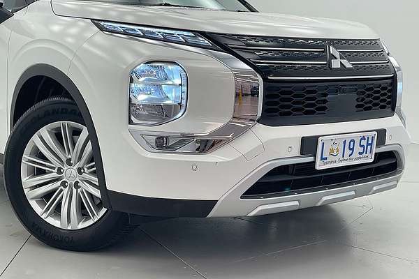 2024 Mitsubishi Outlander LS ZM